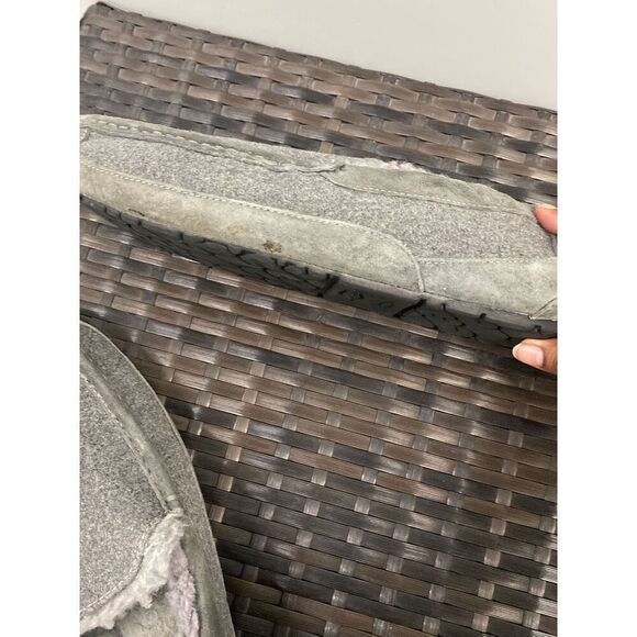 UGGs moccasin Men’s size 12 - Picture 5 of 8